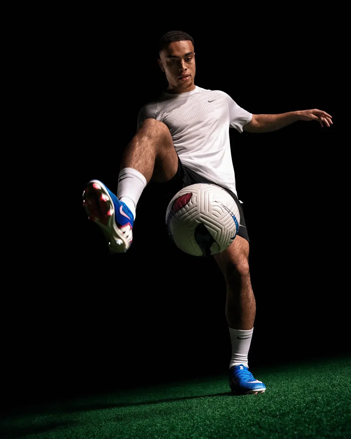 CAPITAL SPORTS_Soccer.com x Nike_05002_HR