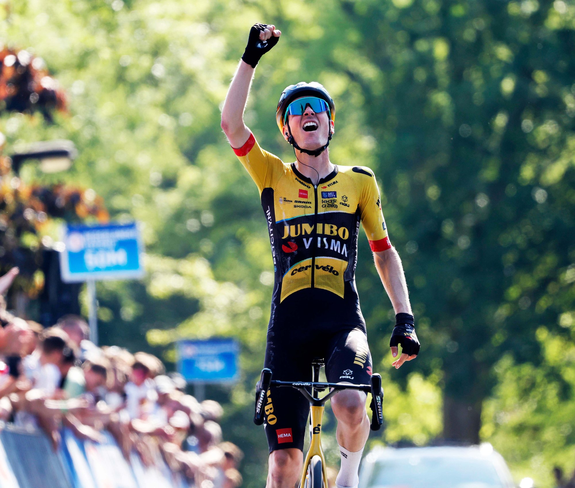 Dylan van Baarle wint Nederlands Kampioenschap voor Team Jumbo-Visma