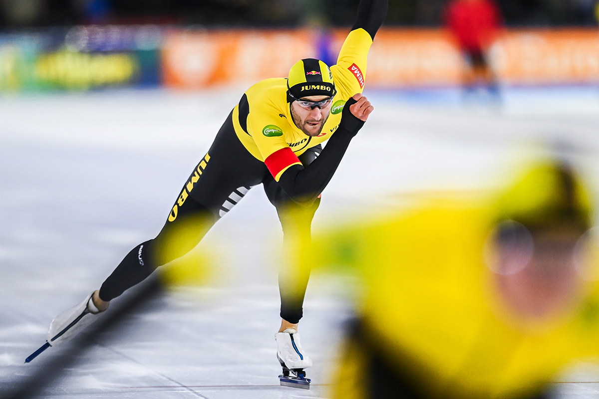 Schaatser Thomas Krol van Team Jumbo-Visma in actie