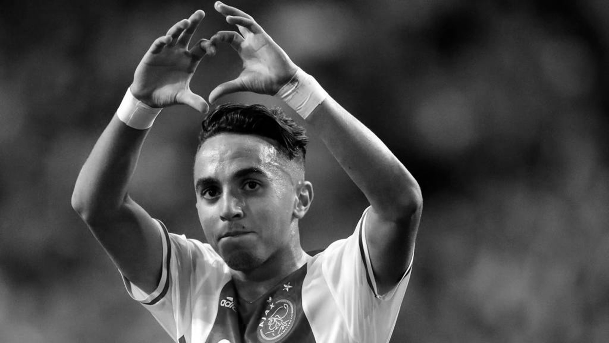 Ajacied Abdelhak Nouri makes a heart gesture with his hands