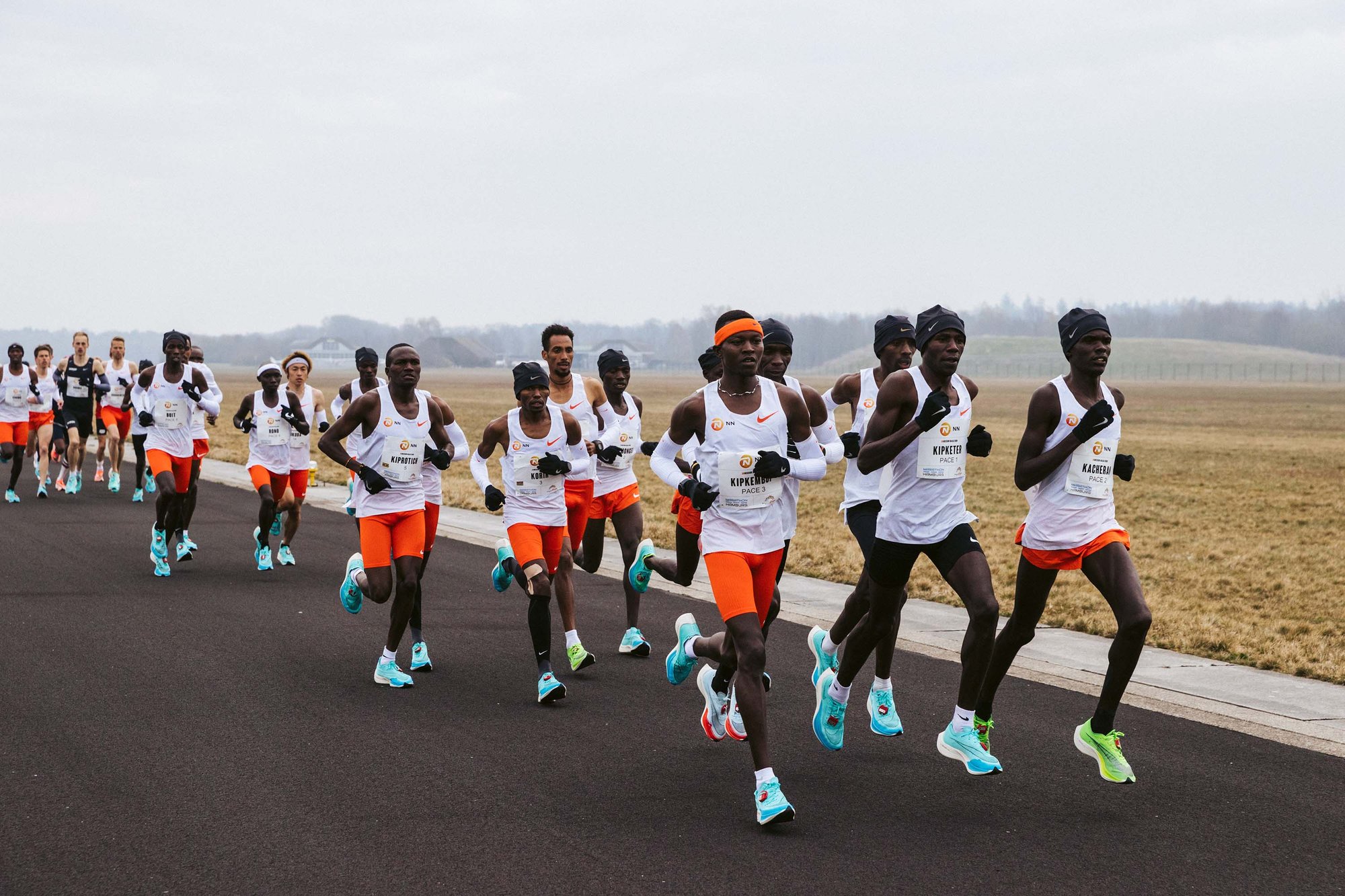 Grote groep hardlopers bij NN Mission Marathon