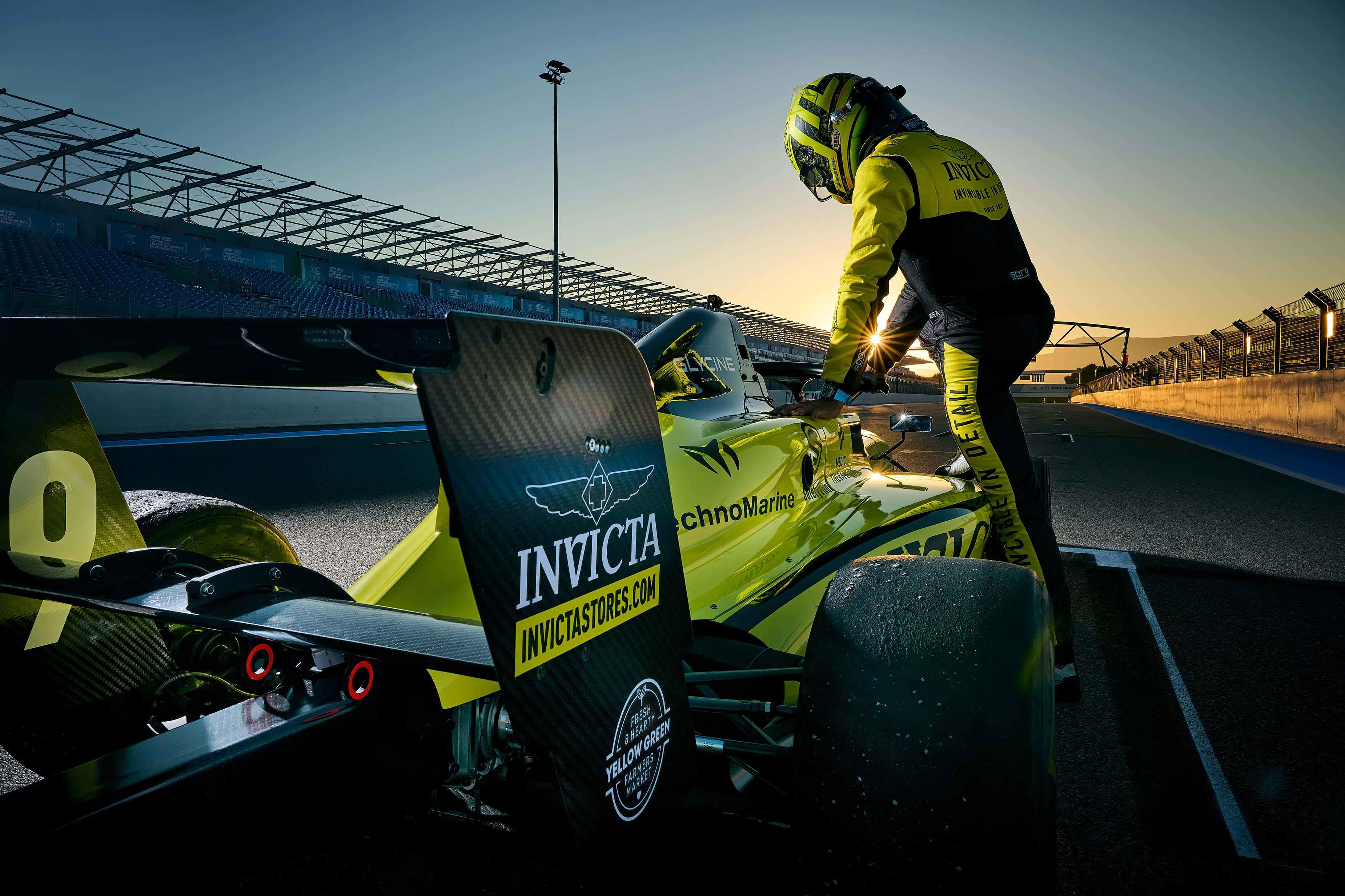Juan Manuel Correa steps into a Formule 2 racing car Invicta